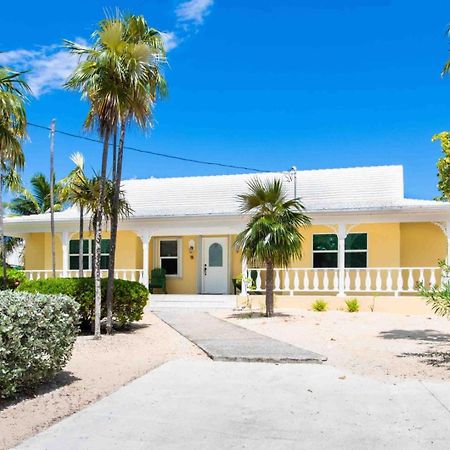 Thatch Hill - Renovated Beach House With Pool, Short Walk To The Rum Point Club Driftwood Village Εξωτερικό φωτογραφία