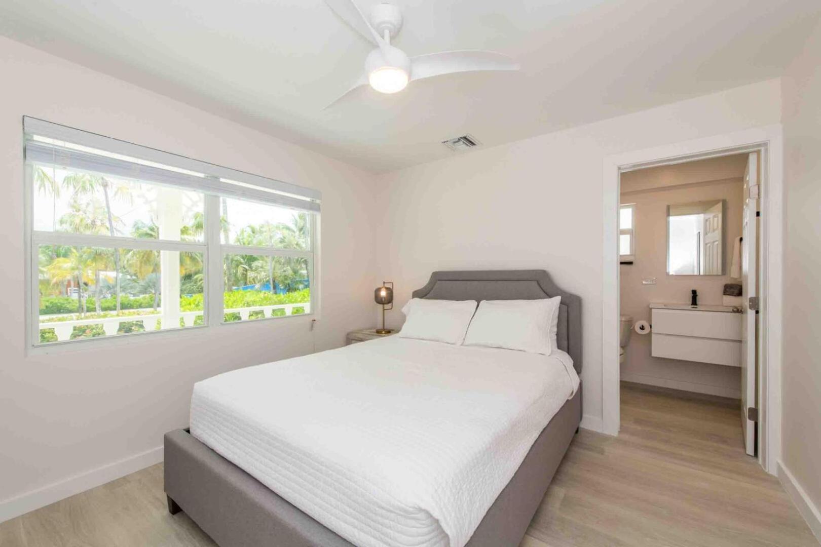 Thatch Hill - Renovated Beach House With Pool, Short Walk To The Rum Point Club Driftwood Village Εξωτερικό φωτογραφία