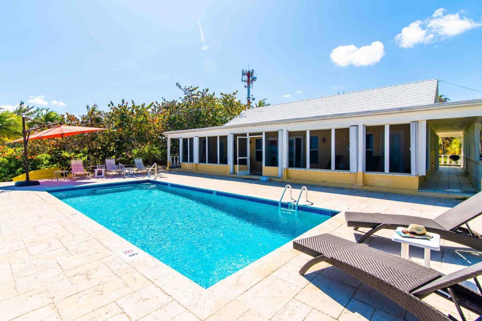 Thatch Hill - Renovated Beach House With Pool, Short Walk To The Rum Point Club Driftwood Village Εξωτερικό φωτογραφία